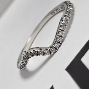 Pandora Sparkling Wave Ring